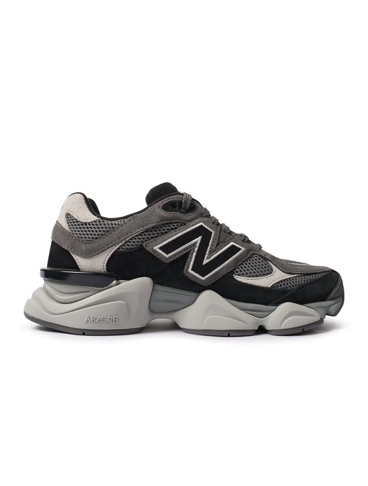 Scarpe New Balance 9060 da uomo - Nero/Grigio