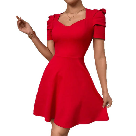 Mini abito da donna a collo alto a barchetta con cerniera e patchwork