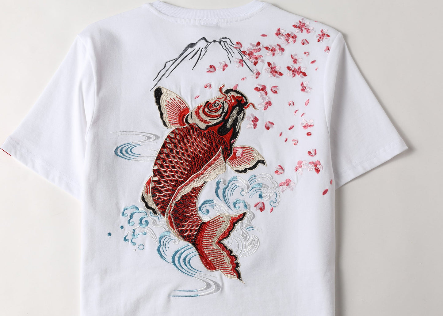 T-shirt ricamata carpa koi rossa KH628
