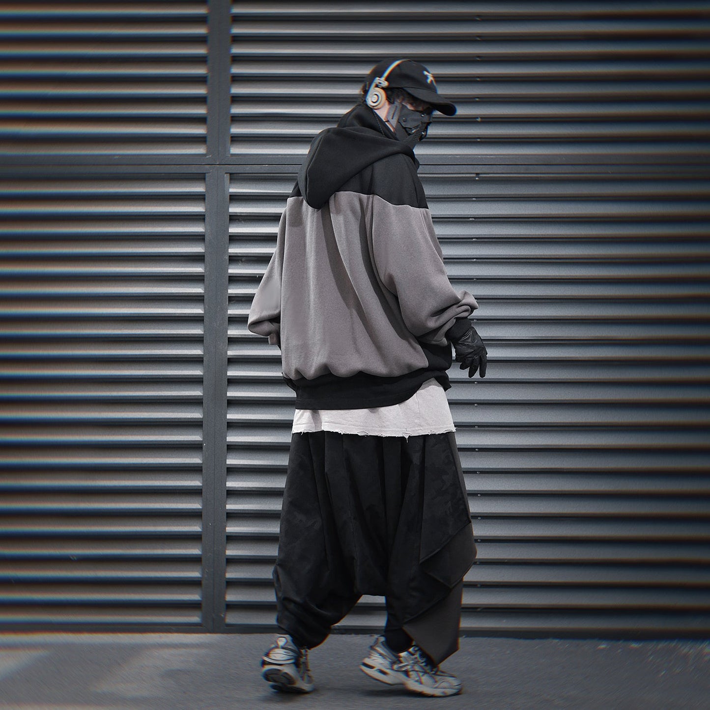 Sweat à capuche noir HiH51 T-Tech