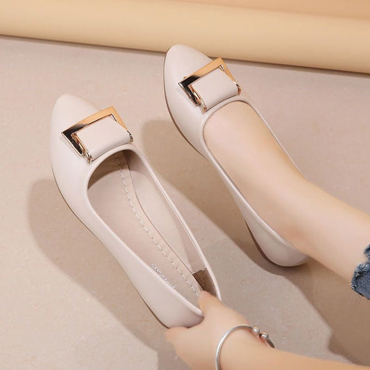 Mocassini da donna con tacco a blocco e fibbia | Scarpe scollate in pelle microfibra