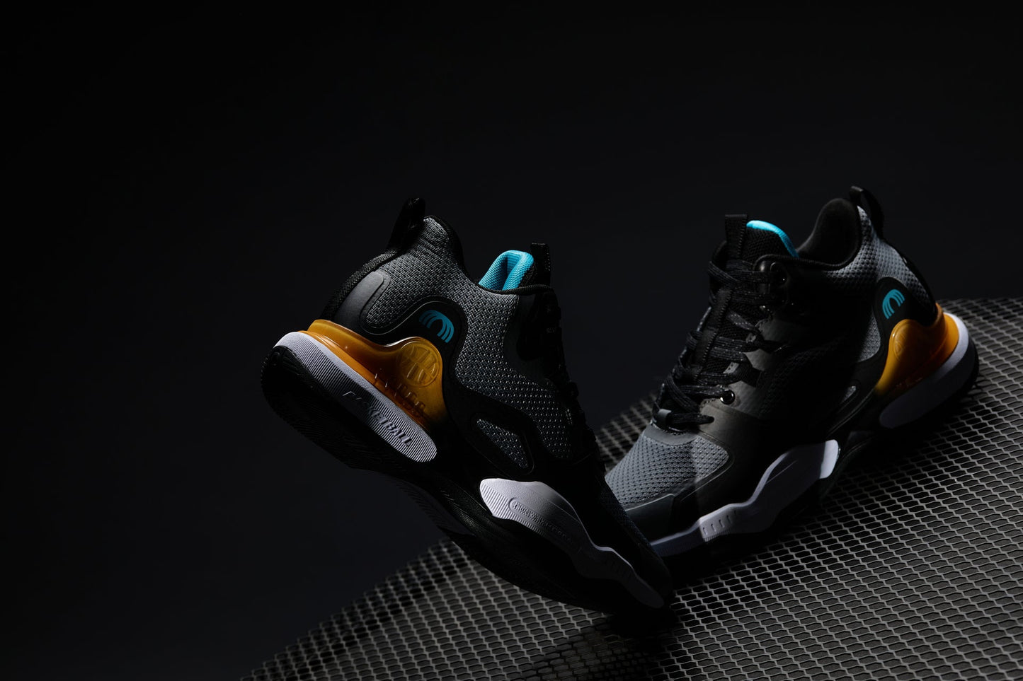 CALTO - Q392 - 3 Pollici Più Alto (Grigio/Arancione) - Scarpe da Ginnastica Alte da Basket