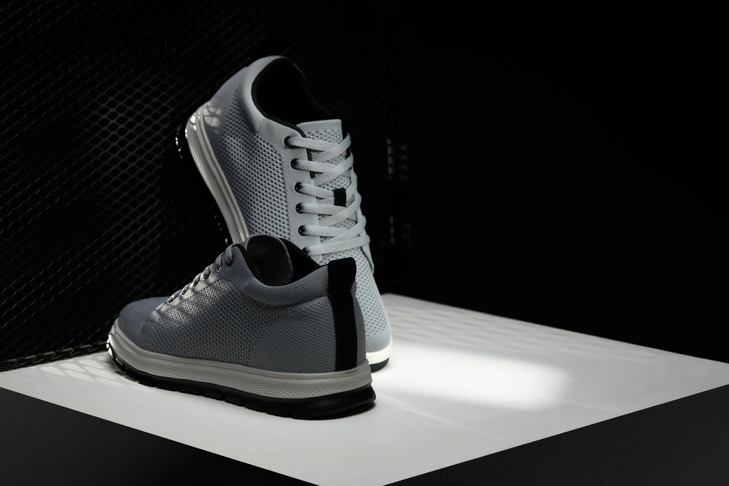 CALTO - X2324 - 6.09 cm più alto (Grigio Peltro/Suola Bianca & Nera) - Sneaker Casual Allacciata - Leggera