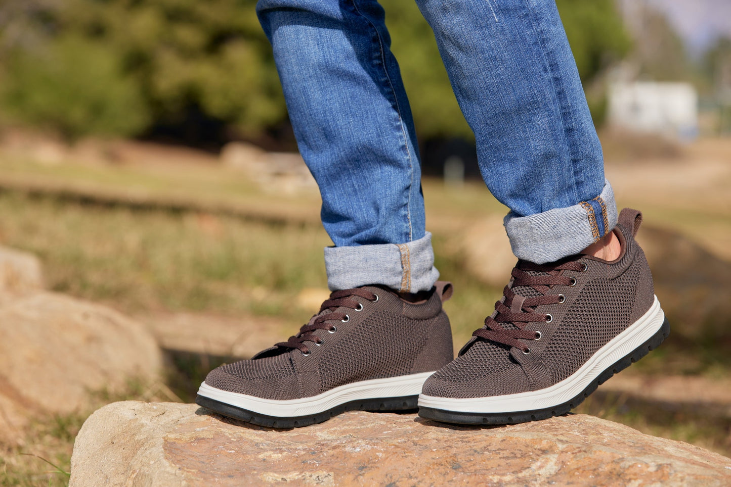 CALTO - X2325 - 6,1 cm più alto (Marrone Scuro/Bianco & Suola Nera) - Scarpa da Ginnastica Casual stringata - Leggera