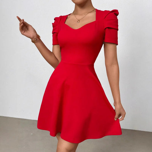 Mini abito da donna a collo alto a barchetta con cerniera e patchwork
